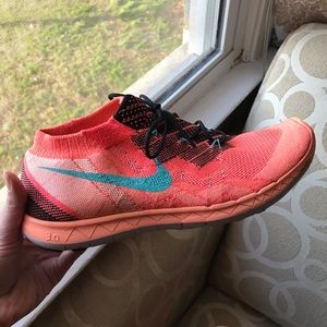 🌸Nike flyknit 3.0 size 9🌸